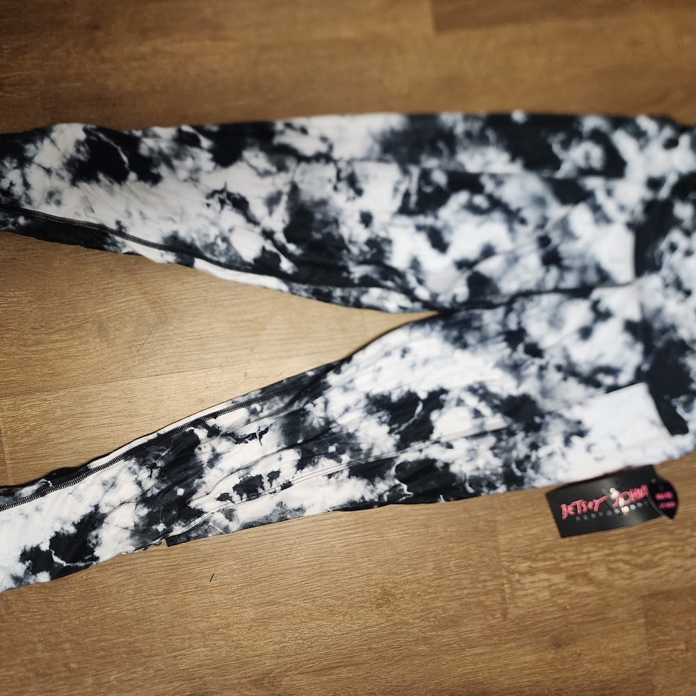 Betsey Johnson Black and White Tie-Dye Leggings - Picture 2 of 5